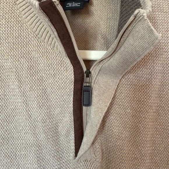 Jos A Banks Men's Executive Collection 3/4 zip sweater with elbow patches - Picture 2 of 5